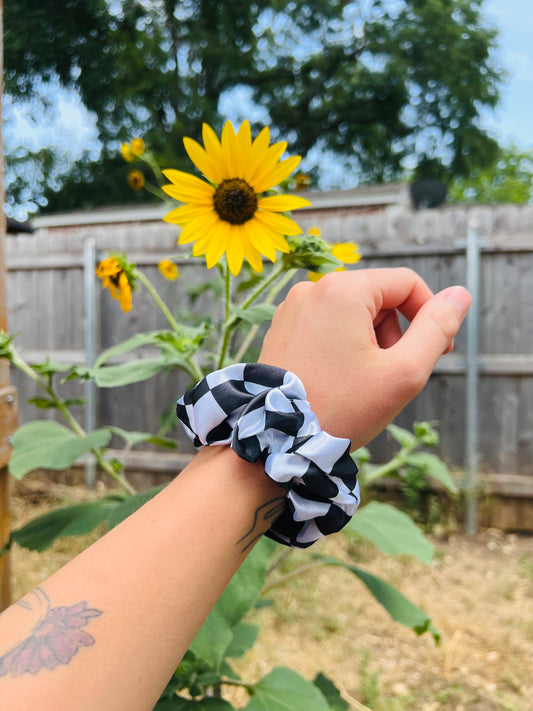 Checkered Scrunchy